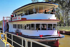 Cruise on the Murray River